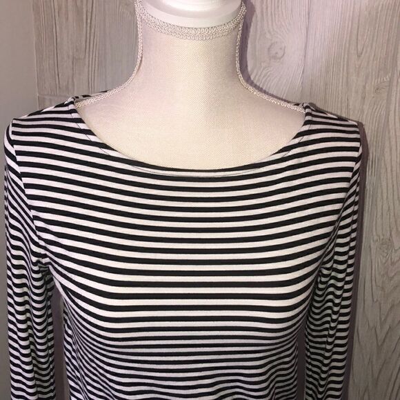 Holagen stiles long sleeve top - Picture 2 of 5